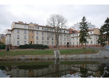 Izolace stropů bytového domu v Českých Budějovicích